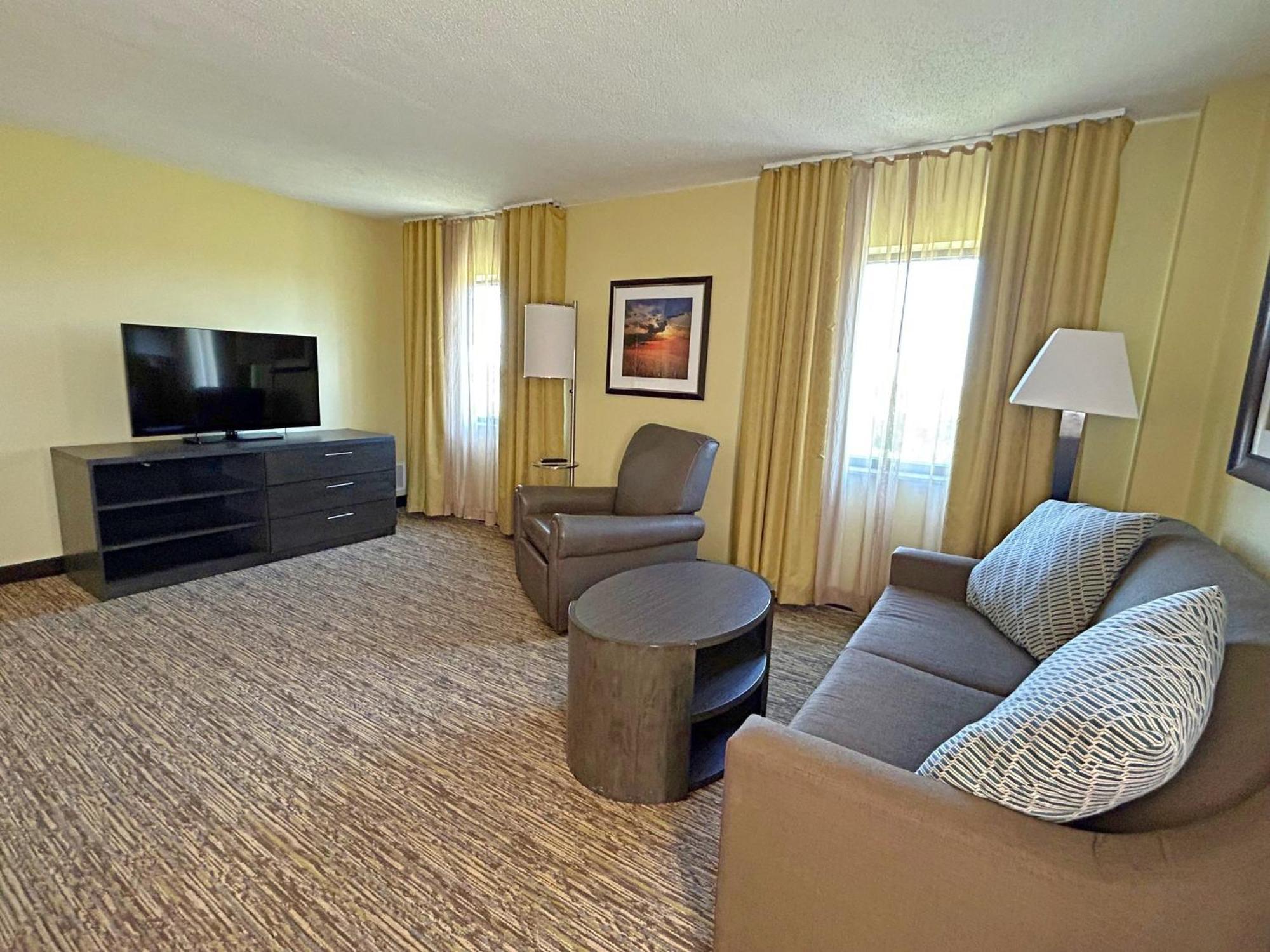Candlewood Suites Indianapolis Downtown Medical District By Ihg Экстерьер фото